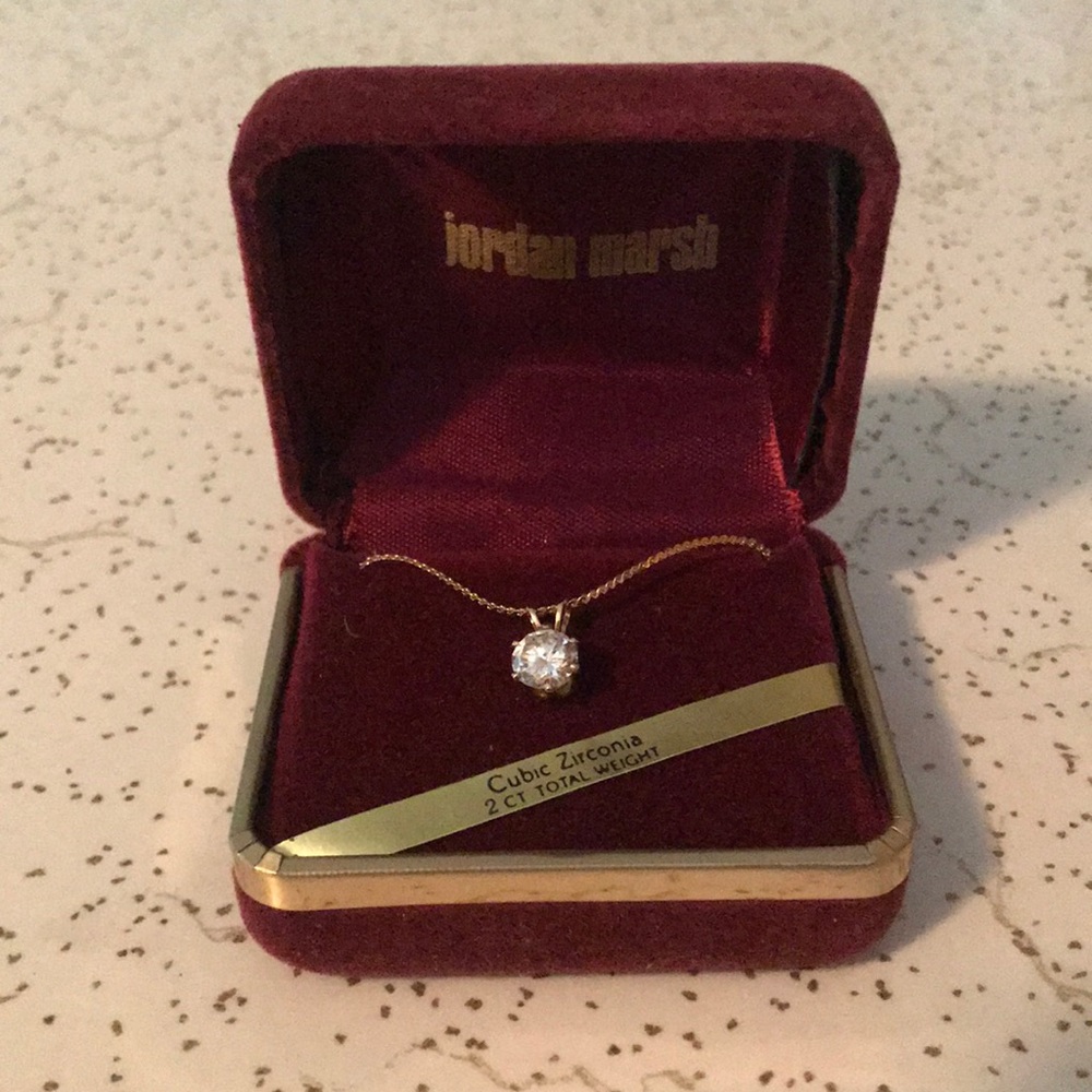 VINTAGE 2 CT, Cubic Zirconia pendant necklace.